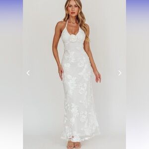 Selfie Leslie White Floral Maxi Dress